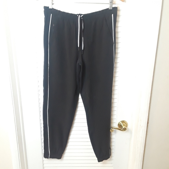 Athleta Colorblocked Brooklyn Jogger, Black/ White SIZE 6 Manufacturer Defect - Picture 7 of 14